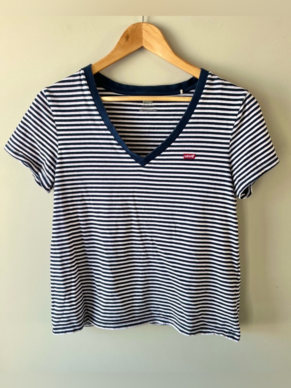 Levi's Navy & White Striped V-Neck Tee Women's Size M 100% Cotton Nautical
